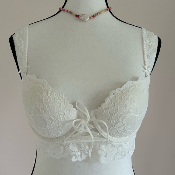 NEW Seamless White Lace Sculpting Bra - Picture 3 of 10
